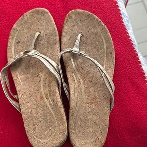 Aetrax  Women's Metallic Cork Flip Sandals - Gold